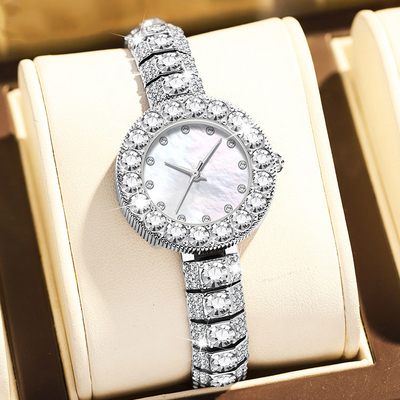 Polshorloge van het de Vrouwenkwarts van de manier het Lichte Luxe met Diamond Waterproof